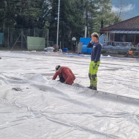 Fotogalerie Die Tennishalle wurde aufgebaut und bald geht die Wintersaison los